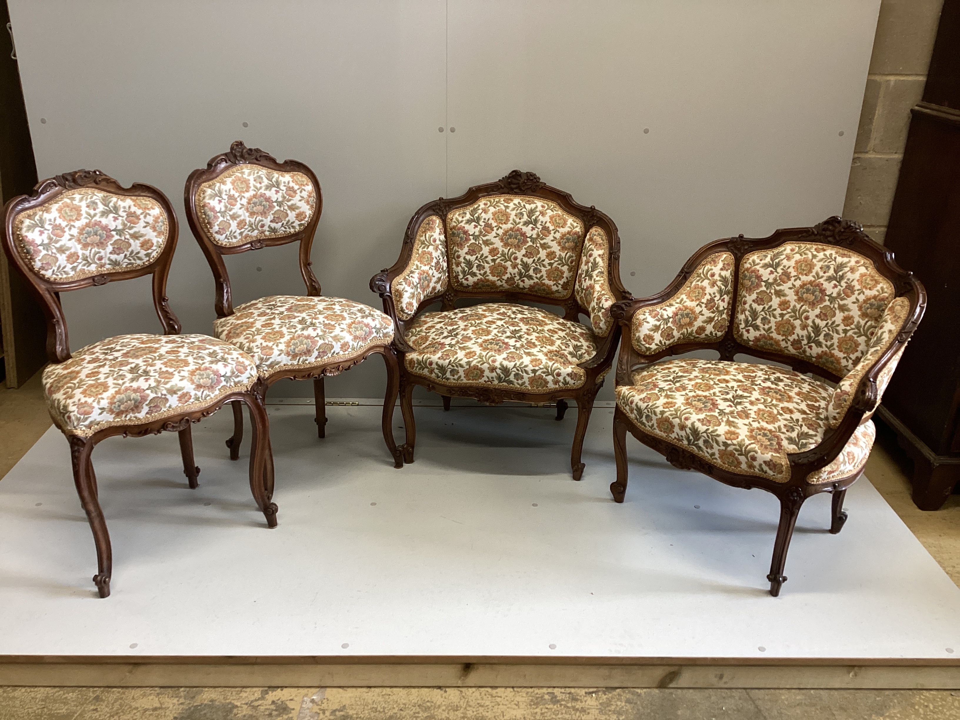 A French Louis XV style five piece walnut salon suite, settee width 127cm, depth 64cm, height 84cm